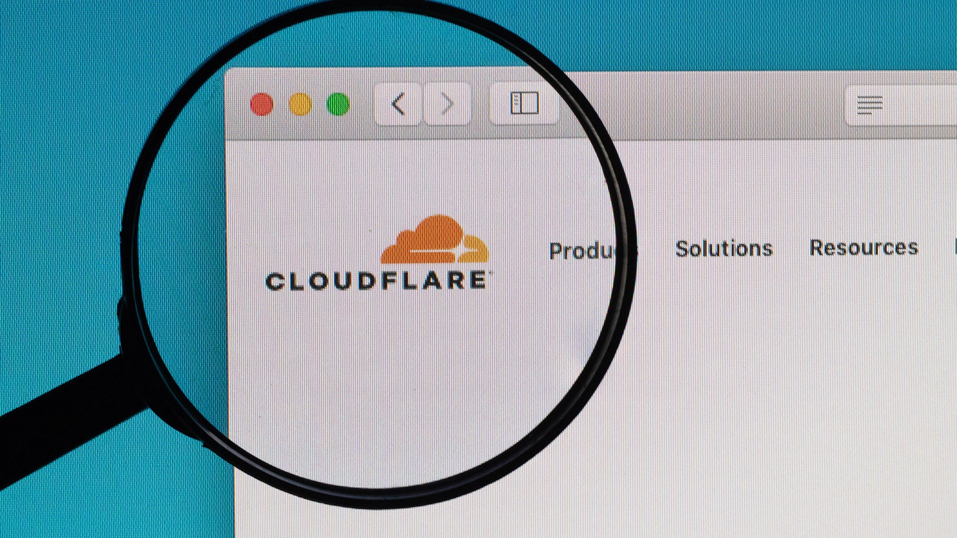 AI Лабиринт: Новият инструмент на Cloudflare заблуждава AI търсачките с фалшиви уеб страници