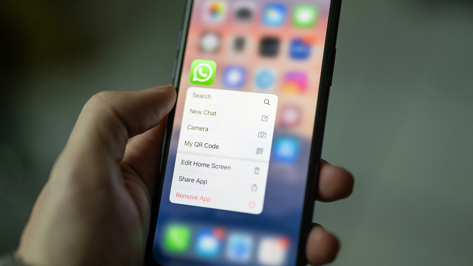 Meta добавя обобщения, задвижвани от изкуствен интелект, към WhatsApp