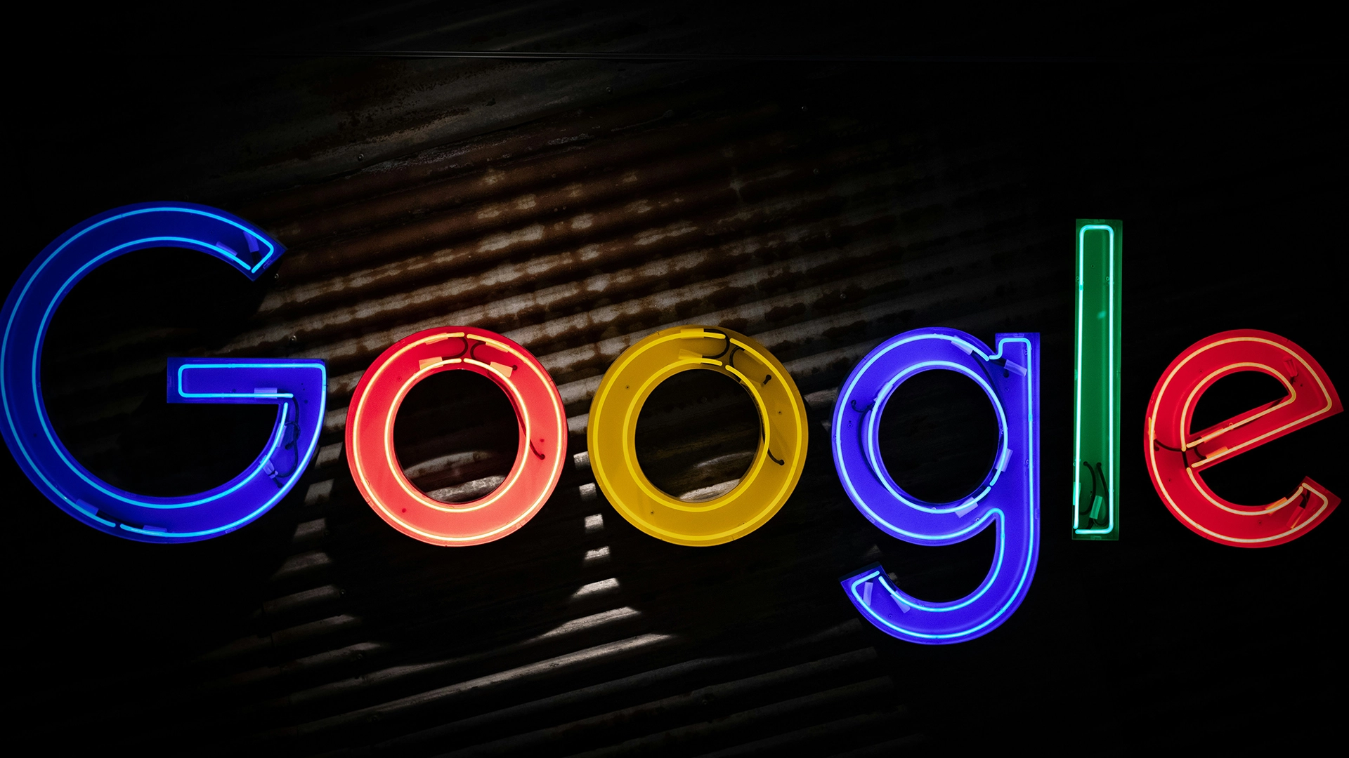 Google се сблъсква с антимонополната жалба в ЕС относно AI прегледите