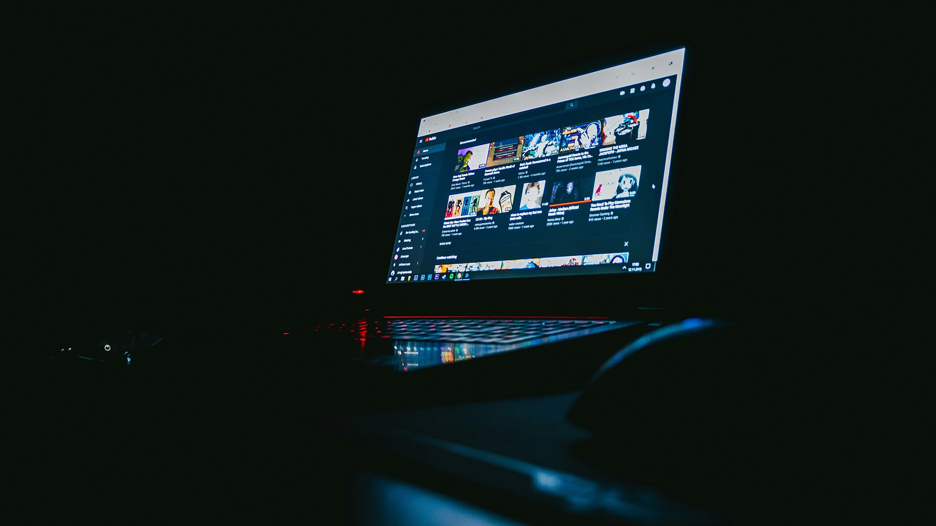 YouTube тайно използва AI, за да променя видеоклиповете на създателите без разрешение